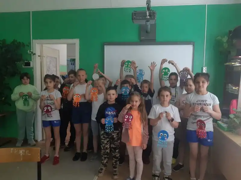 Мастер-класс "Весёлый осьминожка"